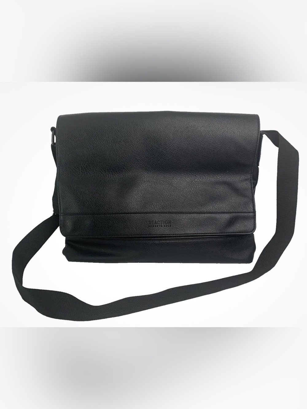 Kenneth Cole Reaction The Grand Tour Messenger Bag